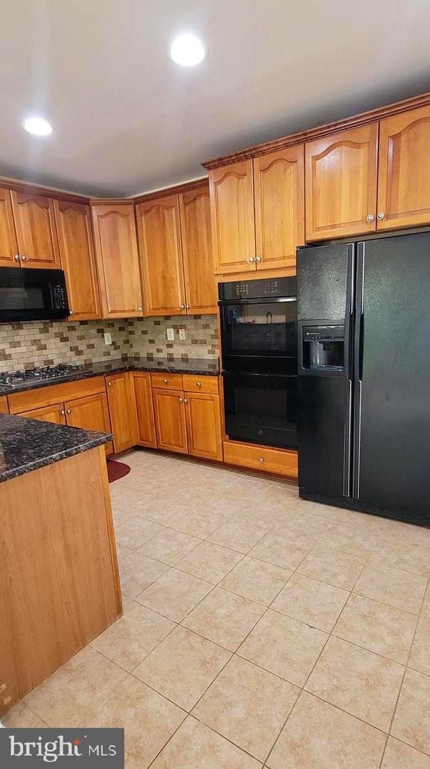 25206 DUNVEGAN SQ, CHANTILLY, Virginia 20152, 3 Bedrooms Bedrooms, ,2 BathroomsBathrooms,Residential,For sale,25206 DUNVEGAN SQ,VALO2100224 MLS # VALO2100224