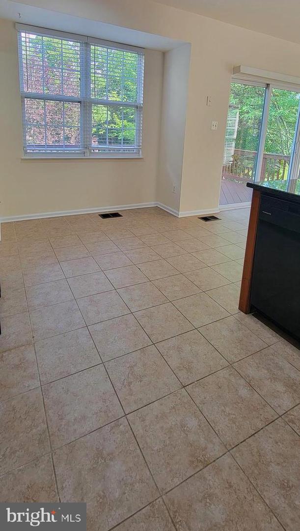 25206 DUNVEGAN SQ, CHANTILLY, Virginia 20152, 3 Bedrooms Bedrooms, ,2 BathroomsBathrooms,Residential,For sale,25206 DUNVEGAN SQ,VALO2100224 MLS # VALO2100224