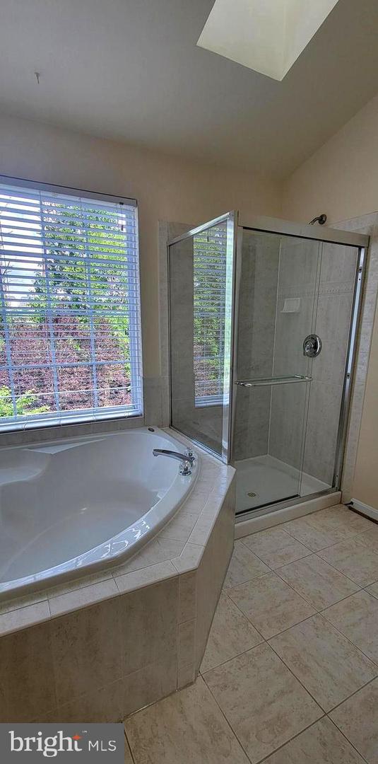 25206 DUNVEGAN SQ, CHANTILLY, Virginia 20152, 3 Bedrooms Bedrooms, ,2 BathroomsBathrooms,Residential,For sale,25206 DUNVEGAN SQ,VALO2100224 MLS # VALO2100224
