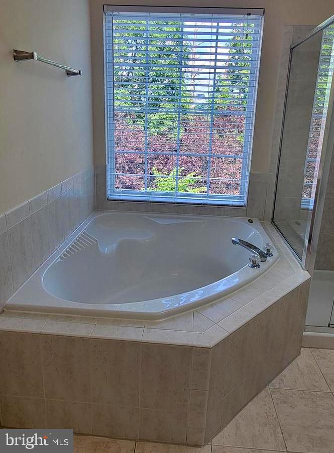 25206 DUNVEGAN SQ, CHANTILLY, Virginia 20152, 3 Bedrooms Bedrooms, ,2 BathroomsBathrooms,Residential,For sale,25206 DUNVEGAN SQ,VALO2100224 MLS # VALO2100224