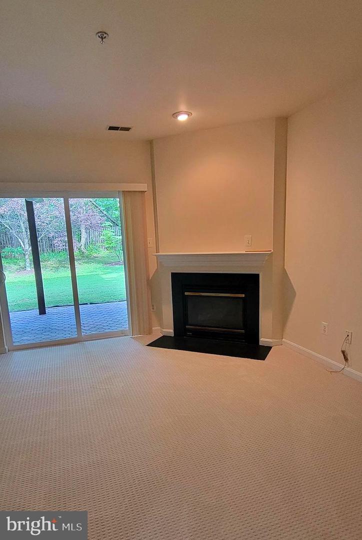25206 DUNVEGAN SQ, CHANTILLY, Virginia 20152, 3 Bedrooms Bedrooms, ,2 BathroomsBathrooms,Residential,For sale,25206 DUNVEGAN SQ,VALO2100224 MLS # VALO2100224