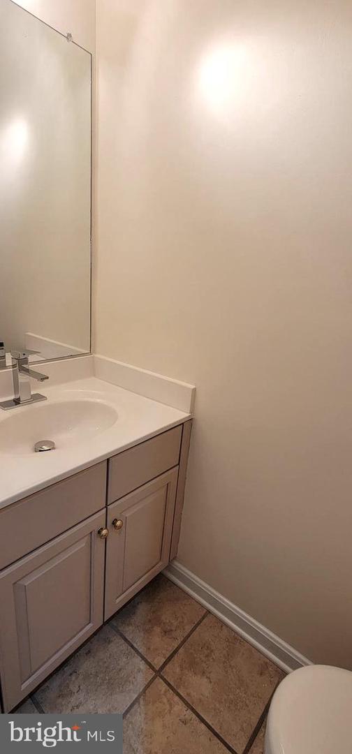 25206 DUNVEGAN SQ, CHANTILLY, Virginia 20152, 3 Bedrooms Bedrooms, ,2 BathroomsBathrooms,Residential,For sale,25206 DUNVEGAN SQ,VALO2100224 MLS # VALO2100224