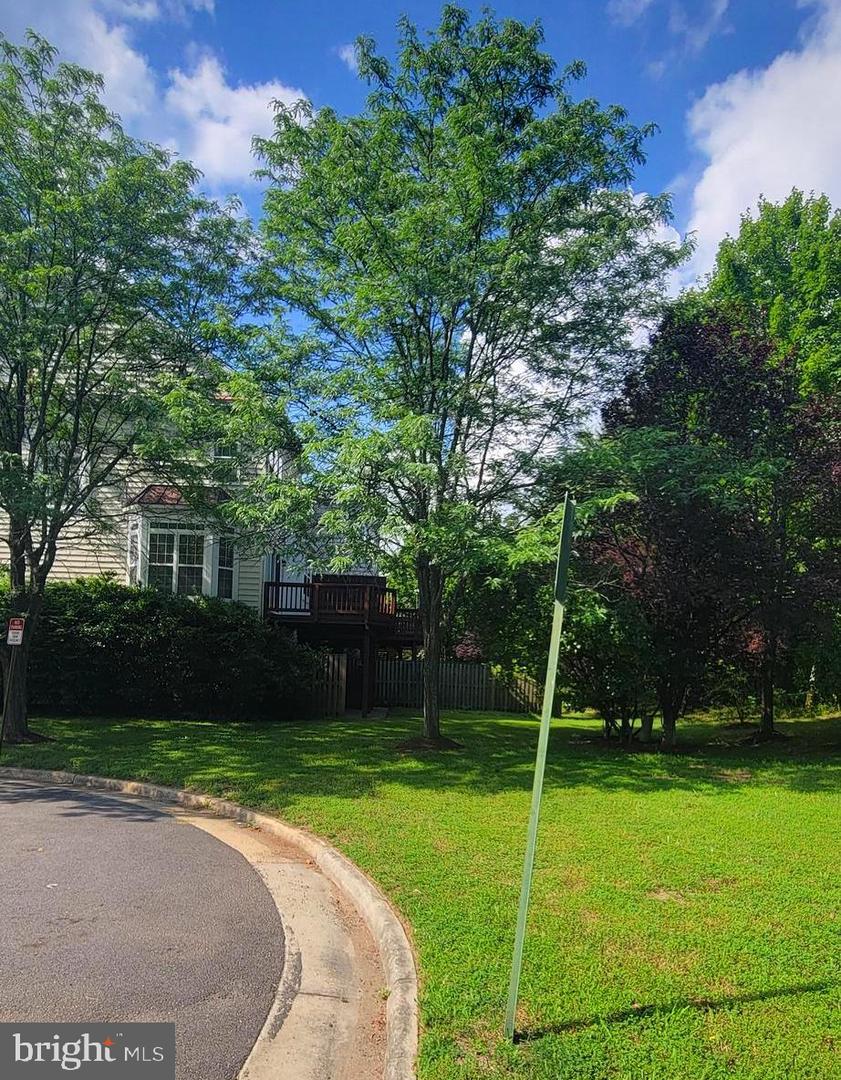 25206 DUNVEGAN SQ, CHANTILLY, Virginia 20152, 3 Bedrooms Bedrooms, ,2 BathroomsBathrooms,Residential,For sale,25206 DUNVEGAN SQ,VALO2100224 MLS # VALO2100224