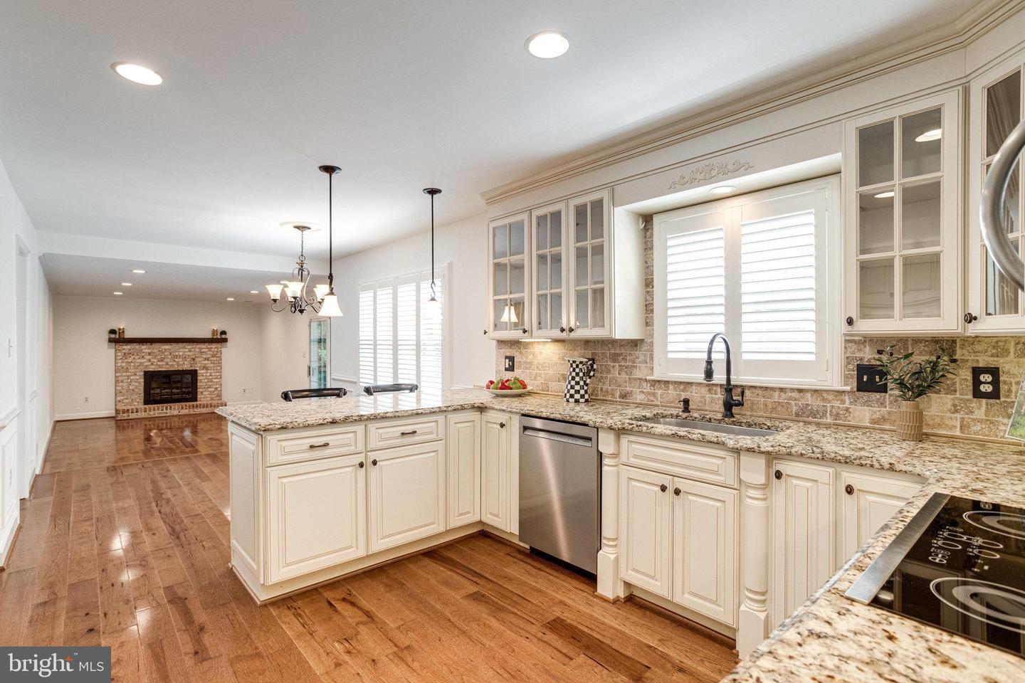 8325 LINDSIDE WAY, SPRINGFIELD, Virginia 22153, 4 Bedrooms Bedrooms, ,3 BathroomsBathrooms,Residential,For sale,8325 LINDSIDE WAY,VAFX2249484 MLS # VAFX2249484