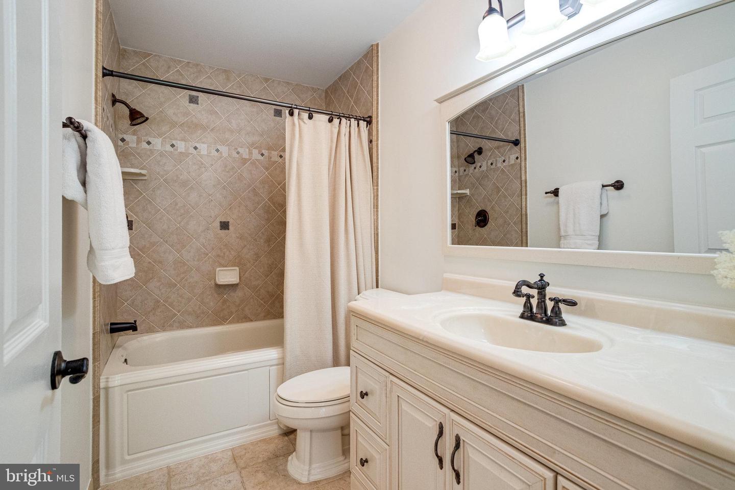 8325 LINDSIDE WAY, SPRINGFIELD, Virginia 22153, 4 Bedrooms Bedrooms, ,3 BathroomsBathrooms,Residential,For sale,8325 LINDSIDE WAY,VAFX2249484 MLS # VAFX2249484