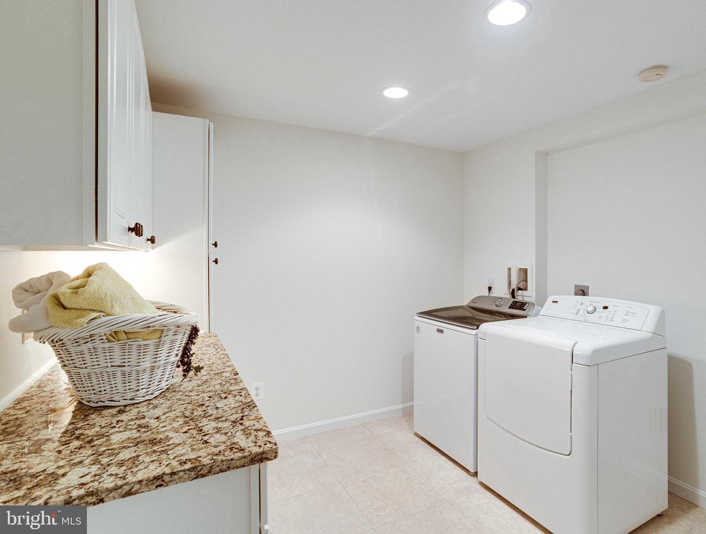 8325 LINDSIDE WAY, SPRINGFIELD, Virginia 22153, 4 Bedrooms Bedrooms, ,3 BathroomsBathrooms,Residential,For sale,8325 LINDSIDE WAY,VAFX2249484 MLS # VAFX2249484