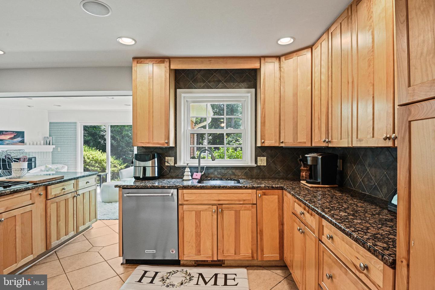 8633 JANET LN, VIENNA, Virginia 22180, 5 Bedrooms Bedrooms, ,5 BathroomsBathrooms,Residential,For sale,8633 JANET LN,VAFX2249122 MLS # VAFX2249122