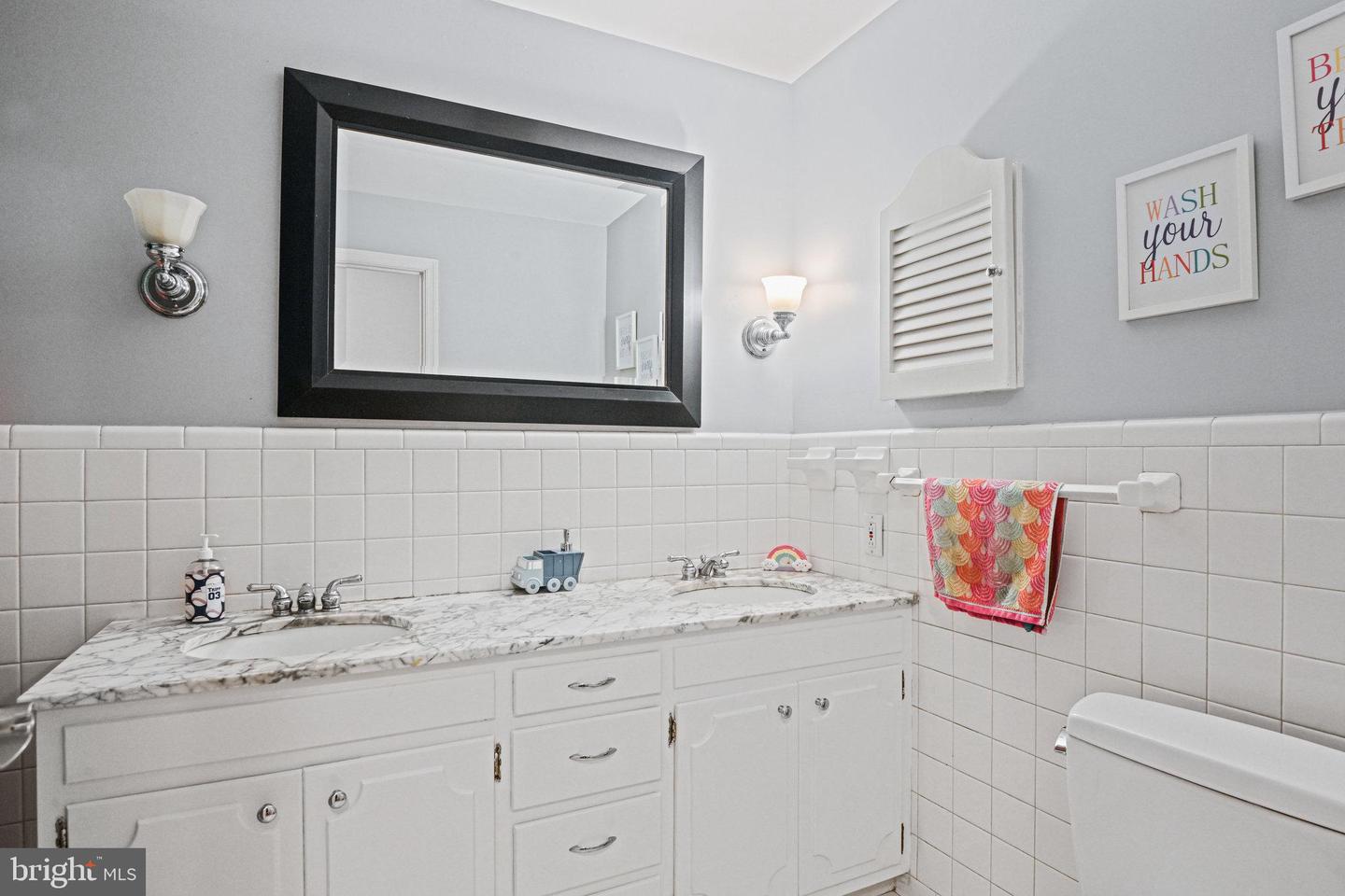 8633 JANET LN, VIENNA, Virginia 22180, 5 Bedrooms Bedrooms, ,5 BathroomsBathrooms,Residential,For sale,8633 JANET LN,VAFX2249122 MLS # VAFX2249122