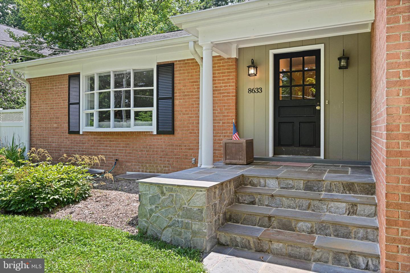 8633 JANET LN, VIENNA, Virginia 22180, 5 Bedrooms Bedrooms, ,5 BathroomsBathrooms,Residential,For sale,8633 JANET LN,VAFX2249122 MLS # VAFX2249122
