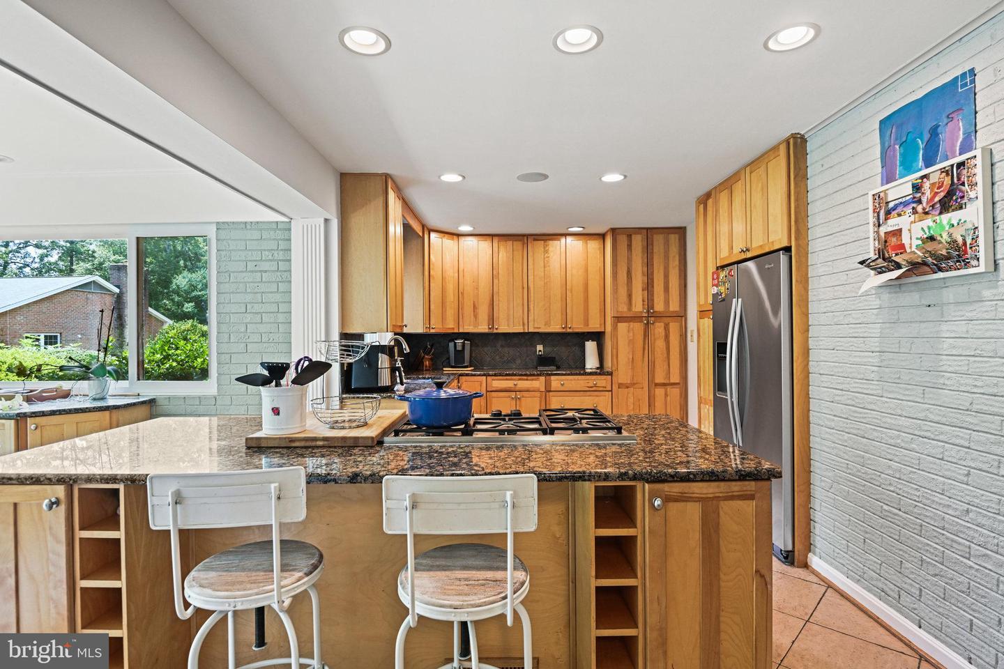 8633 JANET LN, VIENNA, Virginia 22180, 5 Bedrooms Bedrooms, ,5 BathroomsBathrooms,Residential,For sale,8633 JANET LN,VAFX2249122 MLS # VAFX2249122