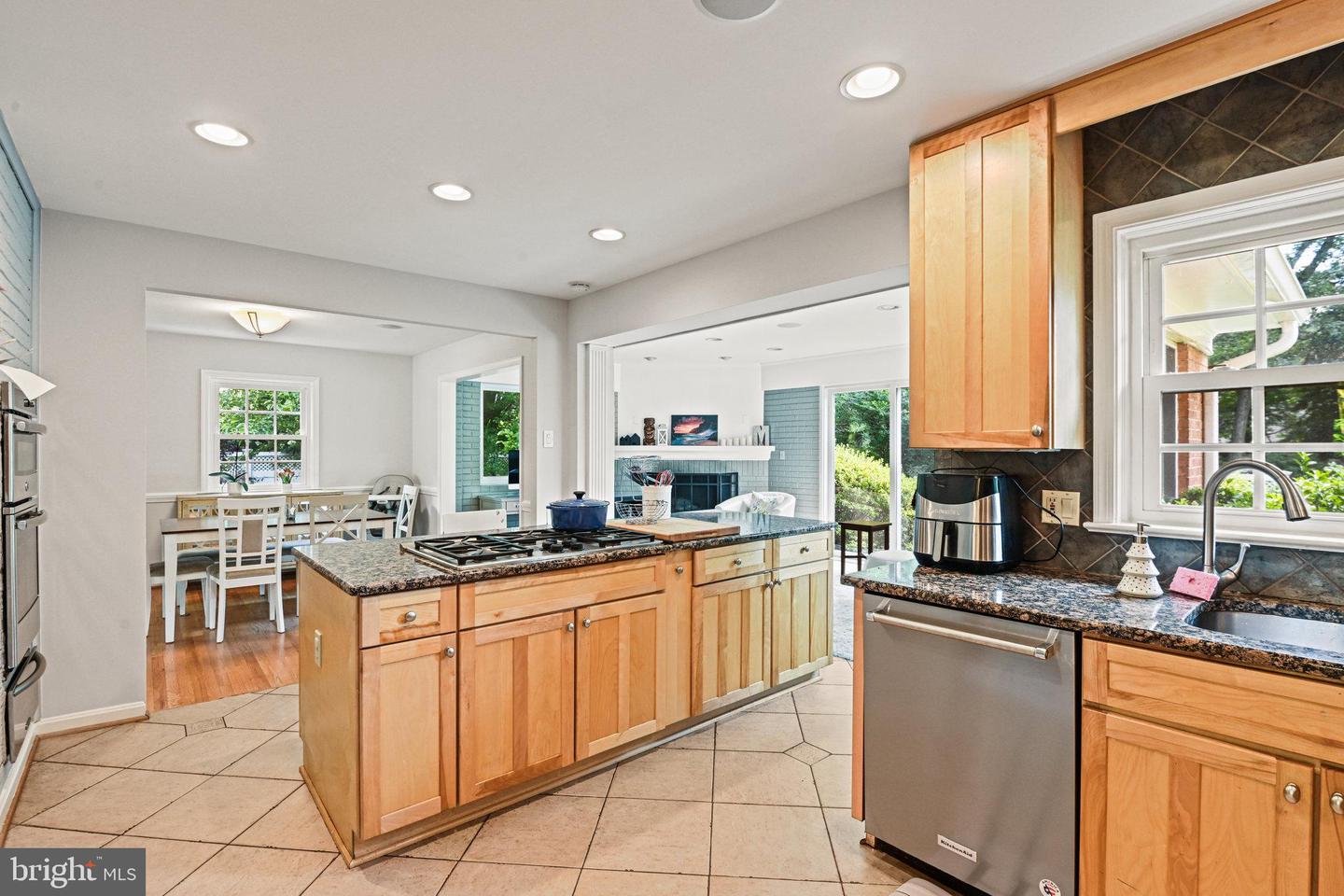 8633 JANET LN, VIENNA, Virginia 22180, 5 Bedrooms Bedrooms, ,5 BathroomsBathrooms,Residential,For sale,8633 JANET LN,VAFX2249122 MLS # VAFX2249122
