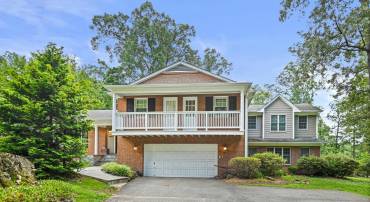 8633 JANET LN, VIENNA, Virginia 22180, 5 Bedrooms Bedrooms, ,5 BathroomsBathrooms,Residential,For sale,8633 JANET LN,VAFX2249122 MLS # VAFX2249122