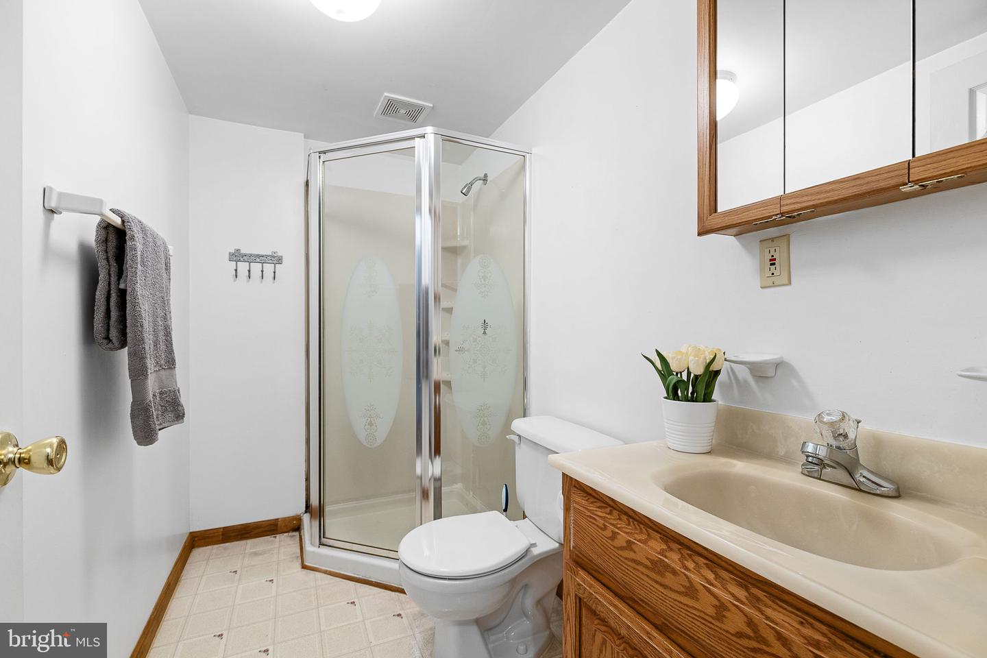 8 WESTCHESTER CT, STAFFORD, Virginia 22554, 5 Bedrooms Bedrooms, ,3 BathroomsBathrooms,Residential,For sale,8 WESTCHESTER CT,VAST2040076 MLS # VAST2040076