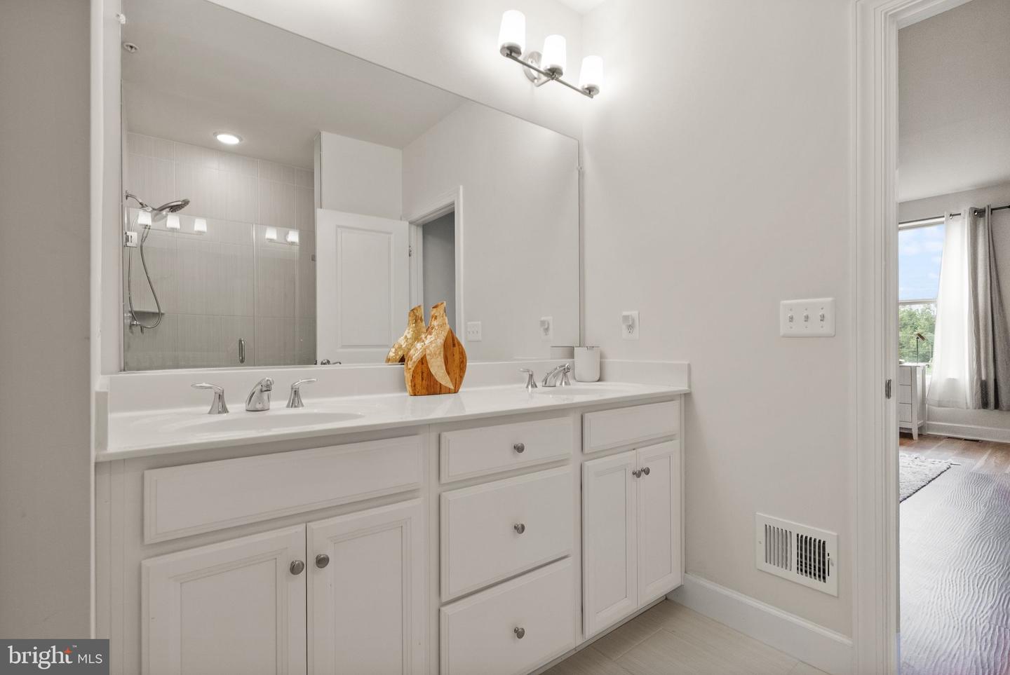 10338 RATCLIFFE TRL, MANASSAS, Virginia 20110, 2 Bedrooms Bedrooms, ,2 BathroomsBathrooms,Residential,For sale,10338 RATCLIFFE TRL,VAMN2008558 MLS # VAMN2008558