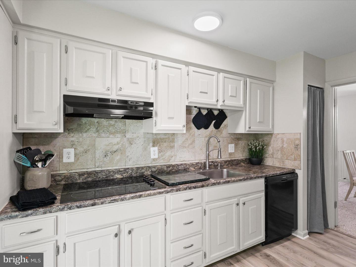 5658 NEDDLETON AVE, WOODBRIDGE, Virginia 22193, 4 Bedrooms Bedrooms, ,3 BathroomsBathrooms,Residential,For sale,5658 NEDDLETON AVE,VAPW2097708 MLS # VAPW2097708