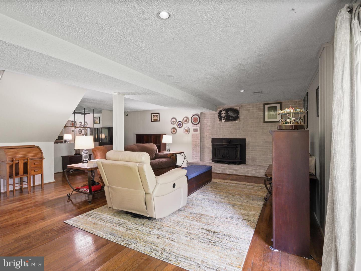 5658 NEDDLETON AVE, WOODBRIDGE, Virginia 22193, 4 Bedrooms Bedrooms, ,3 BathroomsBathrooms,Residential,For sale,5658 NEDDLETON AVE,VAPW2097708 MLS # VAPW2097708