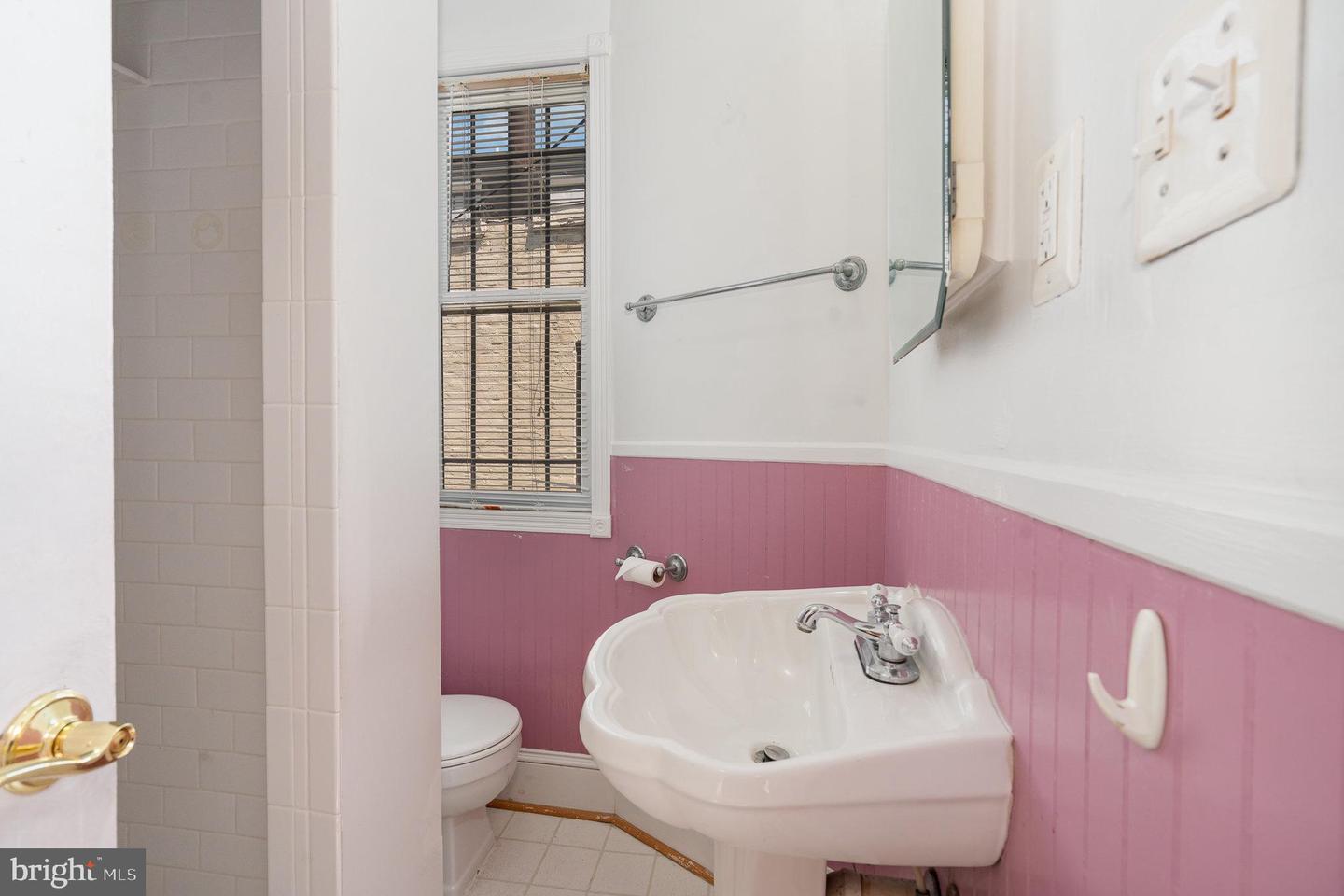 716 4TH ST NE, WASHINGTON, District Of Columbia 20002, 3 Bedrooms Bedrooms, ,2 BathroomsBathrooms,Residential,For sale,716 4TH ST NE,DCDC2207486 MLS # DCDC2207486