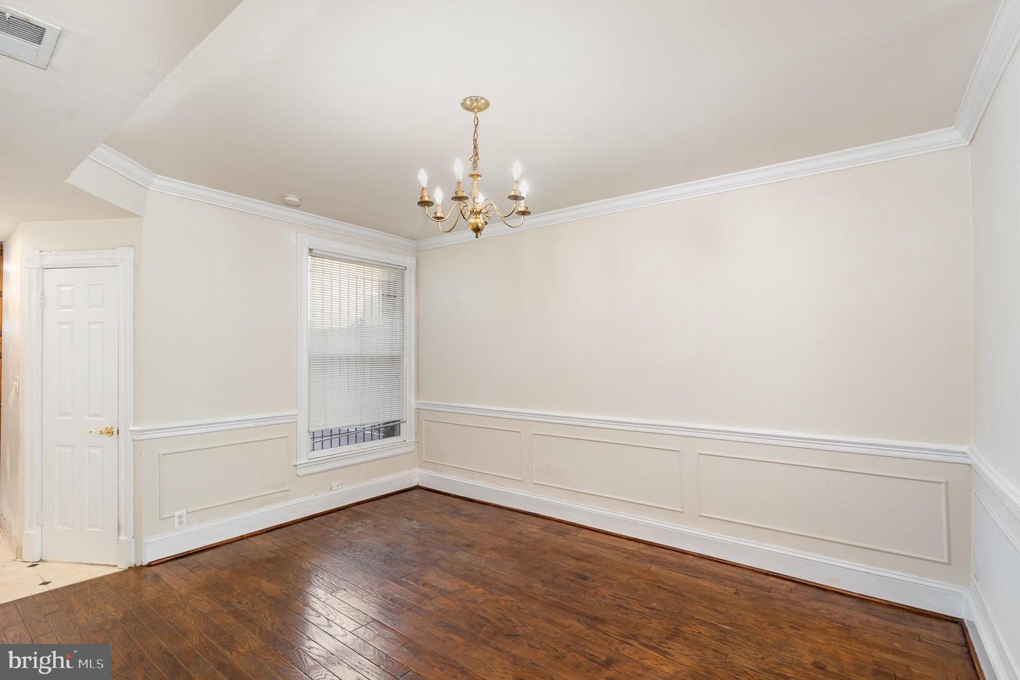 716 4TH ST NE, WASHINGTON, District Of Columbia 20002, 3 Bedrooms Bedrooms, ,2 BathroomsBathrooms,Residential,For sale,716 4TH ST NE,DCDC2207486 MLS # DCDC2207486