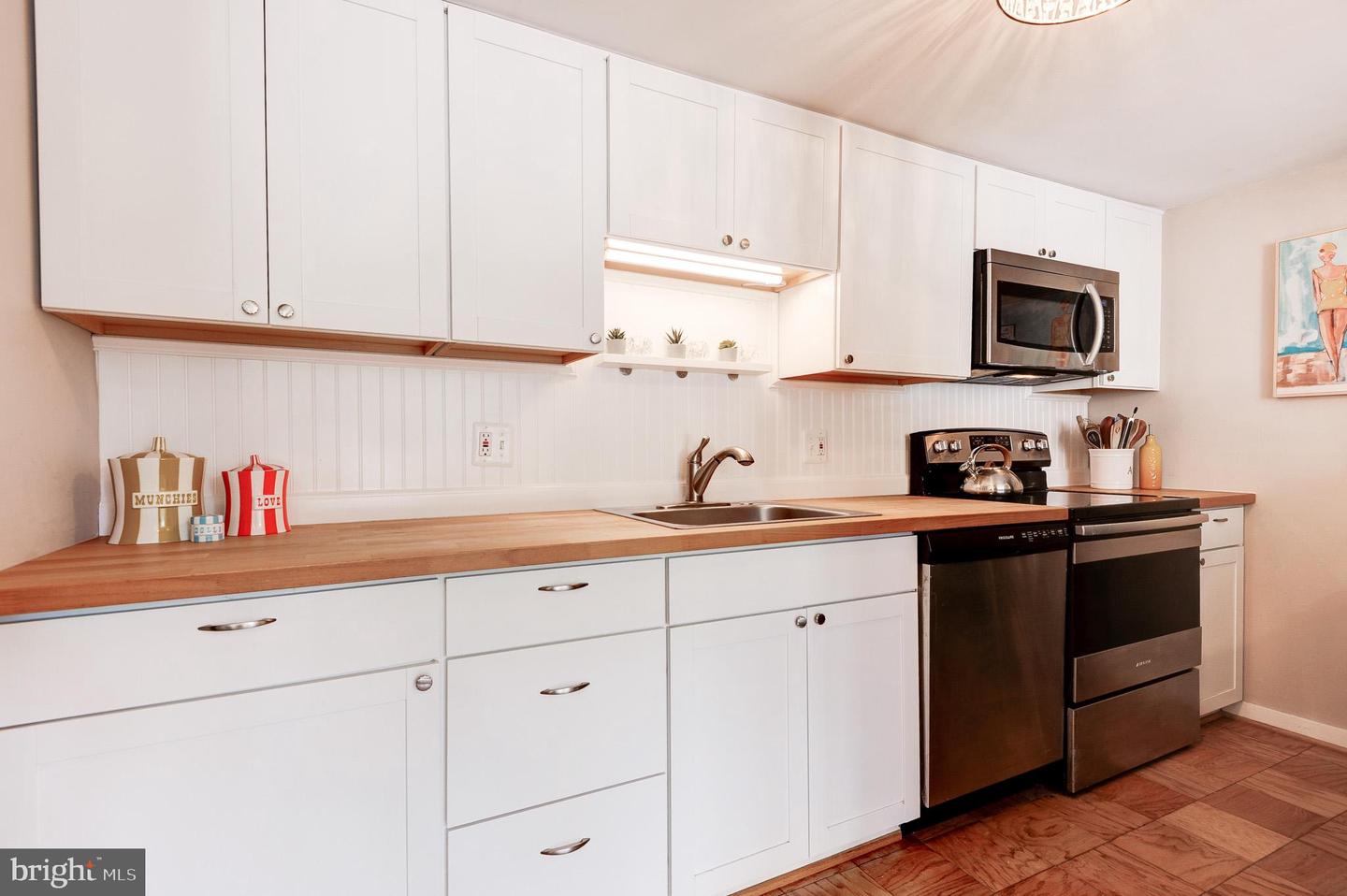 1642 CHIMNEY HOUSE RD, RESTON, Virginia 20190, 1 Bedroom Bedrooms, ,1 BathroomBathrooms,Residential,For sale,1642 CHIMNEY HOUSE RD,VAFX2250452 MLS # VAFX2250452