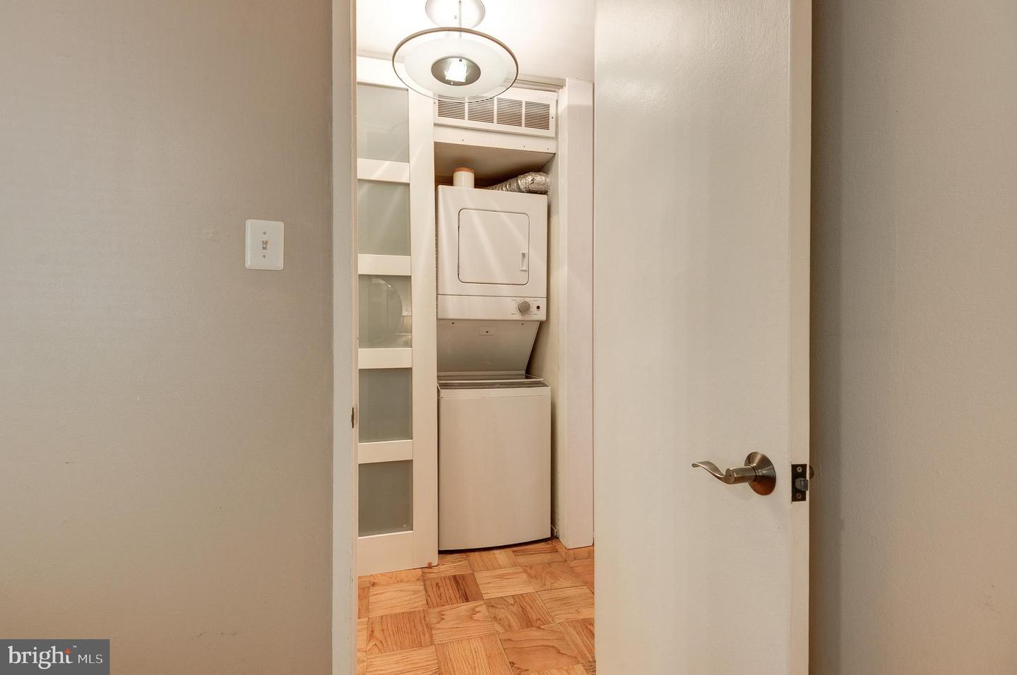 1642 CHIMNEY HOUSE RD, RESTON, Virginia 20190, 1 Bedroom Bedrooms, ,1 BathroomBathrooms,Residential,For sale,1642 CHIMNEY HOUSE RD,VAFX2250452 MLS # VAFX2250452