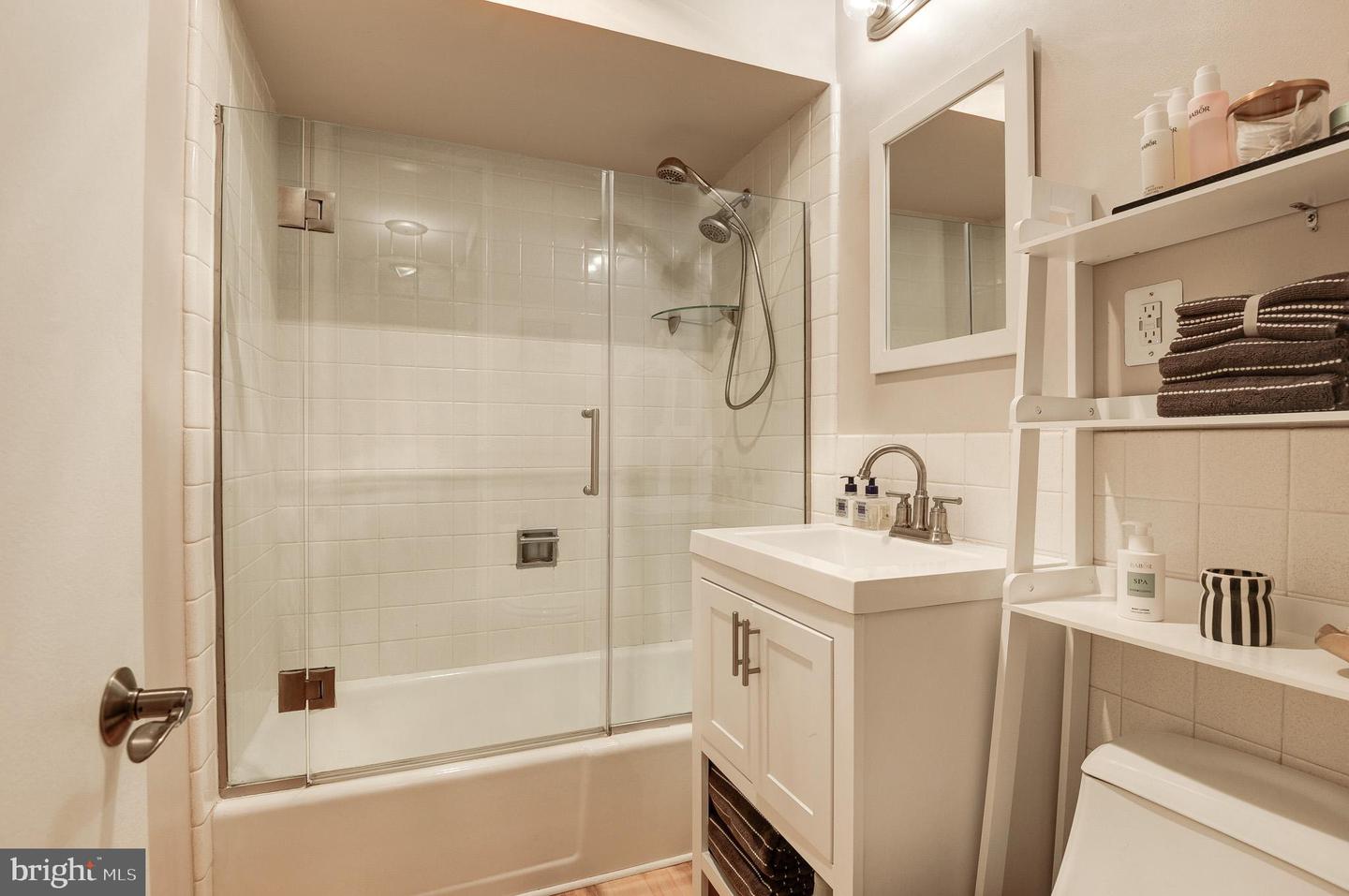 1642 CHIMNEY HOUSE RD, RESTON, Virginia 20190, 1 Bedroom Bedrooms, ,1 BathroomBathrooms,Residential,For sale,1642 CHIMNEY HOUSE RD,VAFX2250452 MLS # VAFX2250452