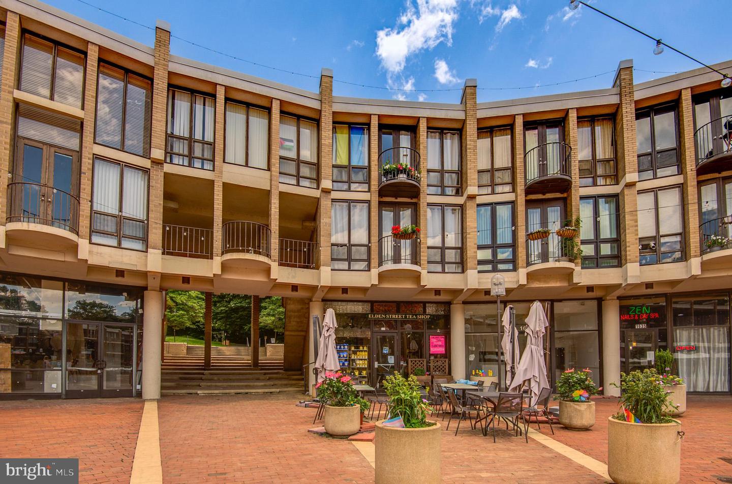 1642 CHIMNEY HOUSE RD, RESTON, Virginia 20190, 1 Bedroom Bedrooms, ,1 BathroomBathrooms,Residential,For sale,1642 CHIMNEY HOUSE RD,VAFX2250452 MLS # VAFX2250452