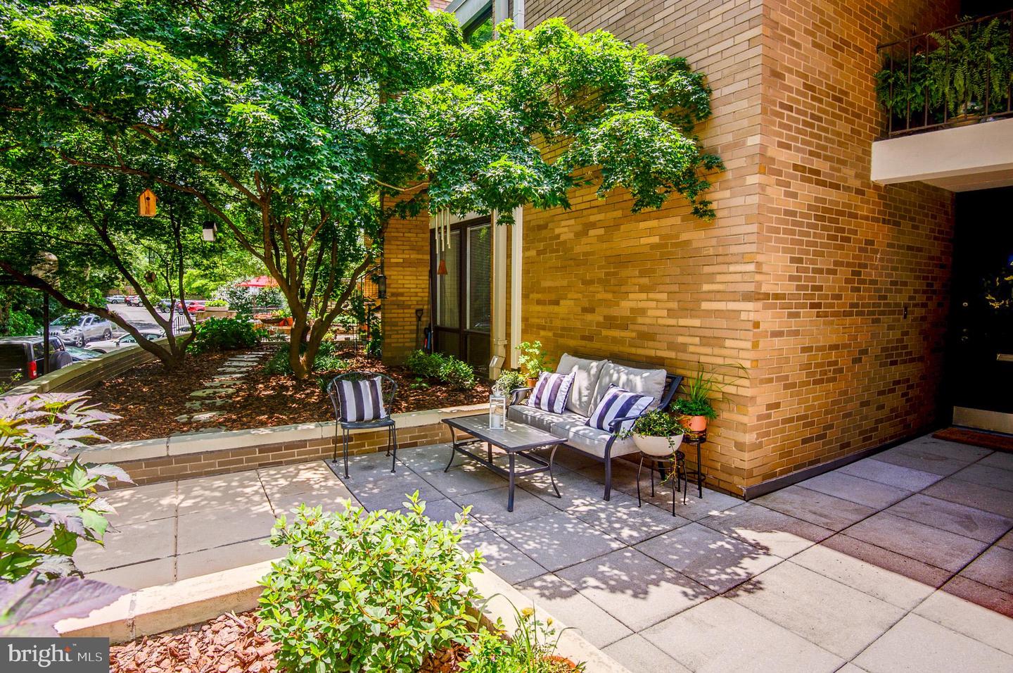 1642 CHIMNEY HOUSE RD, RESTON, Virginia 20190, 1 Bedroom Bedrooms, ,1 BathroomBathrooms,Residential,For sale,1642 CHIMNEY HOUSE RD,VAFX2250452 MLS # VAFX2250452