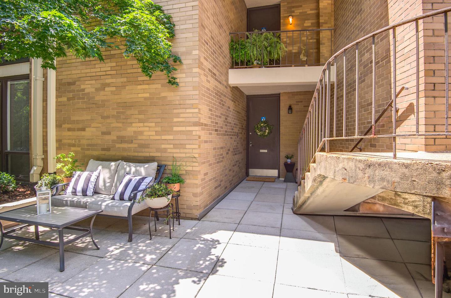 1642 CHIMNEY HOUSE RD, RESTON, Virginia 20190, 1 Bedroom Bedrooms, ,1 BathroomBathrooms,Residential,For sale,1642 CHIMNEY HOUSE RD,VAFX2250452 MLS # VAFX2250452