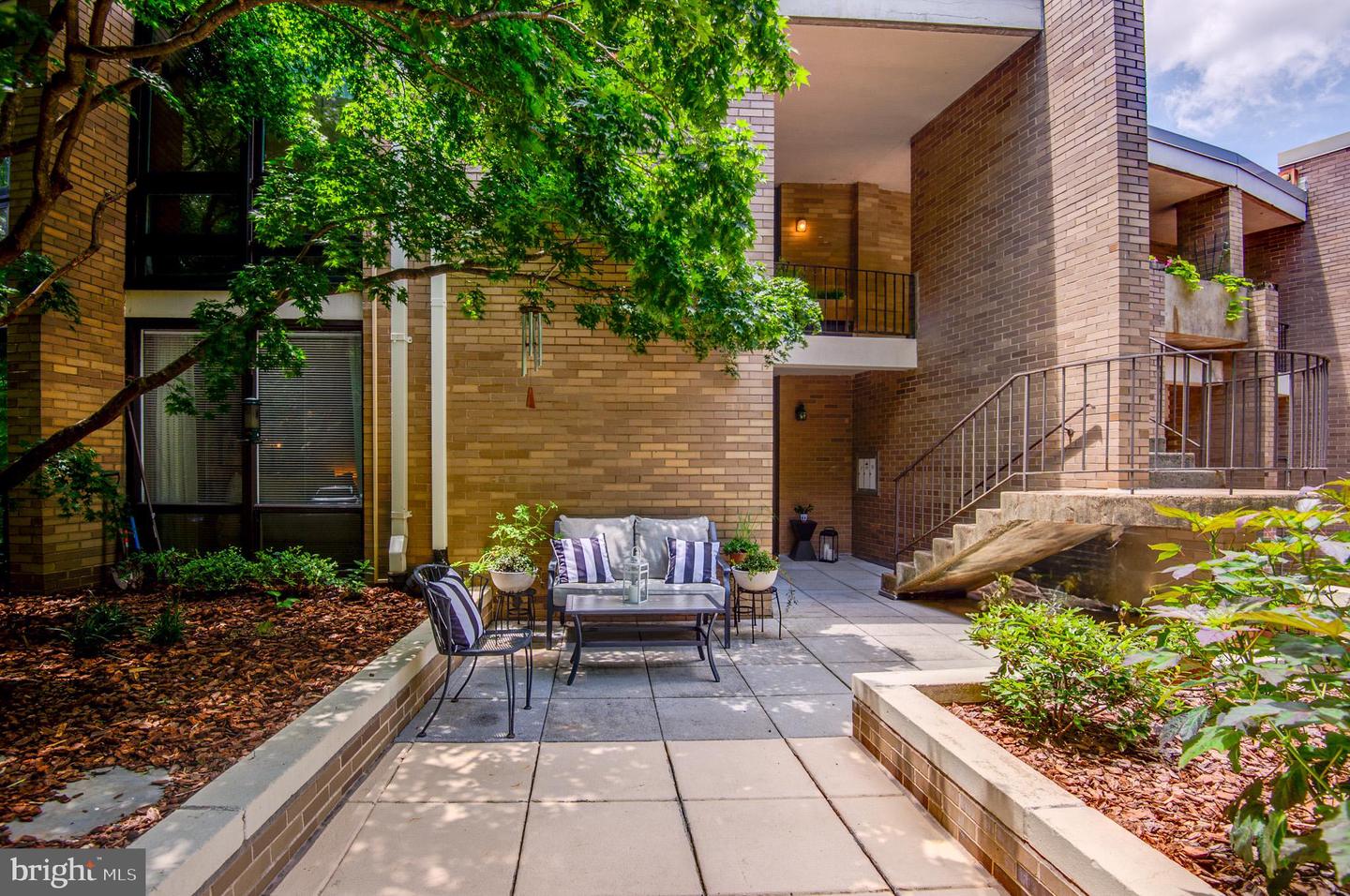 1642 CHIMNEY HOUSE RD, RESTON, Virginia 20190, 1 Bedroom Bedrooms, ,1 BathroomBathrooms,Residential,For sale,1642 CHIMNEY HOUSE RD,VAFX2250452 MLS # VAFX2250452