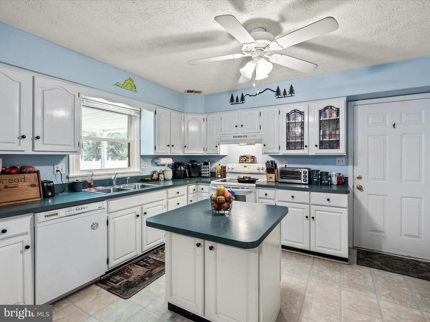 303 BEECHCROFT RD, WINCHESTER, Virginia 22601, 3 Bedrooms Bedrooms, ,1 BathroomBathrooms,Residential,For sale,303 BEECHCROFT RD,VAWI2008028 MLS # VAWI2008028