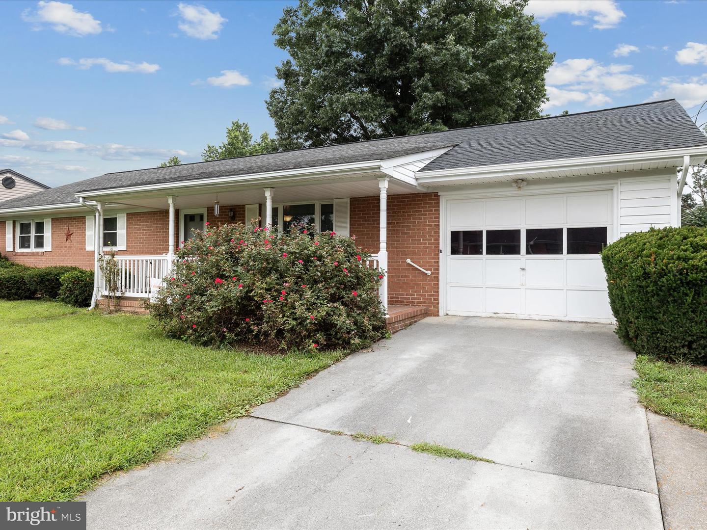 303 BEECHCROFT RD, WINCHESTER, Virginia 22601, 3 Bedrooms Bedrooms, ,1 BathroomBathrooms,Residential,For sale,303 BEECHCROFT RD,VAWI2008028 MLS # VAWI2008028
