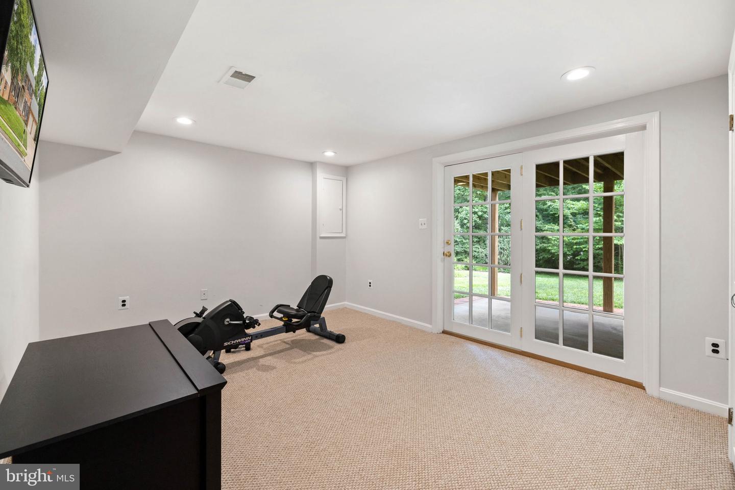 9607 CERALENE CT, FAIRFAX, Virginia 22032, 5 Bedrooms Bedrooms, ,3 BathroomsBathrooms,Residential,For sale,9607 CERALENE CT,VAFX2250510 MLS # VAFX2250510