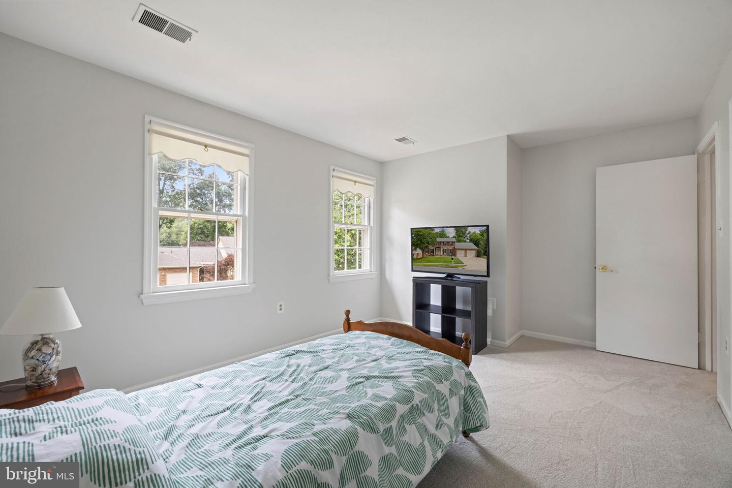 9607 CERALENE CT, FAIRFAX, Virginia 22032, 5 Bedrooms Bedrooms, ,3 BathroomsBathrooms,Residential,For sale,9607 CERALENE CT,VAFX2250510 MLS # VAFX2250510