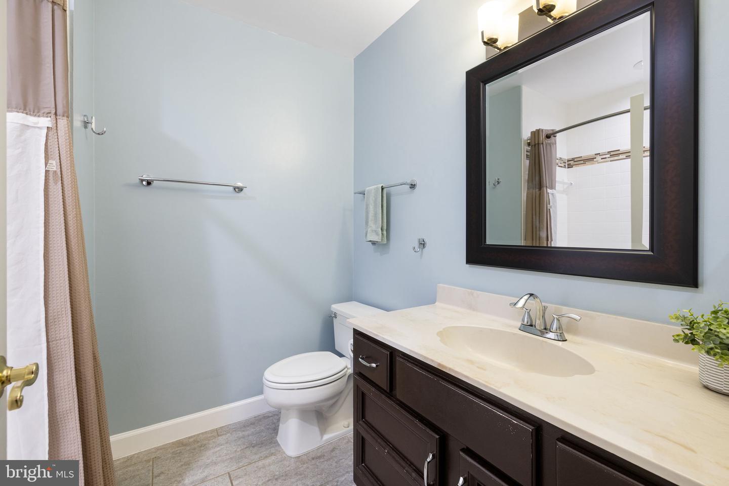 9607 CERALENE CT, FAIRFAX, Virginia 22032, 5 Bedrooms Bedrooms, ,3 BathroomsBathrooms,Residential,For sale,9607 CERALENE CT,VAFX2250510 MLS # VAFX2250510