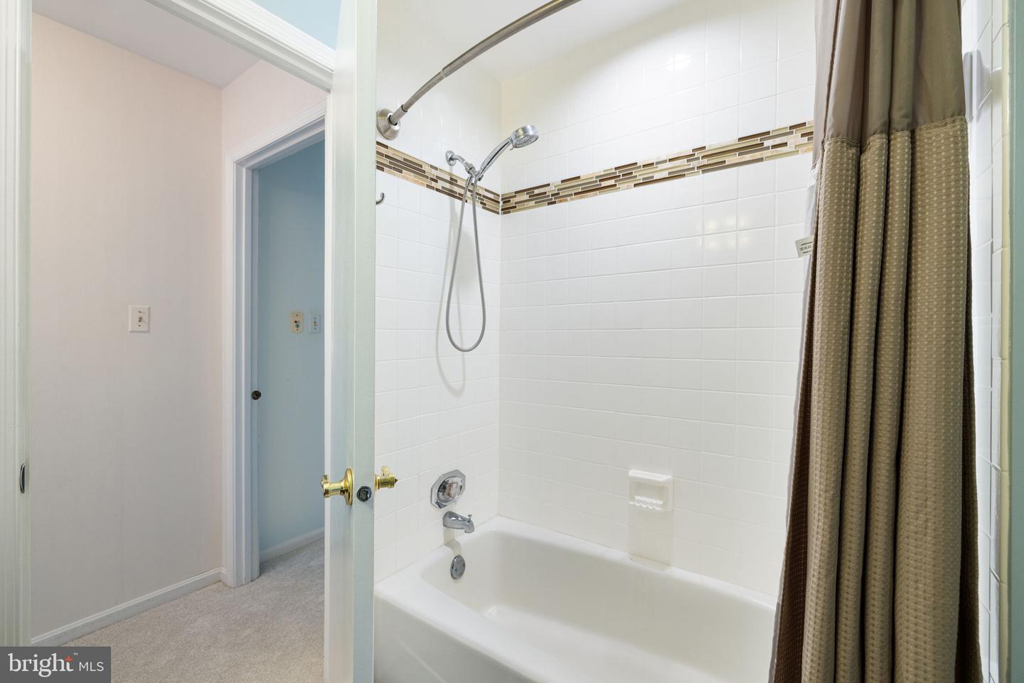 9607 CERALENE CT, FAIRFAX, Virginia 22032, 5 Bedrooms Bedrooms, ,3 BathroomsBathrooms,Residential,For sale,9607 CERALENE CT,VAFX2250510 MLS # VAFX2250510