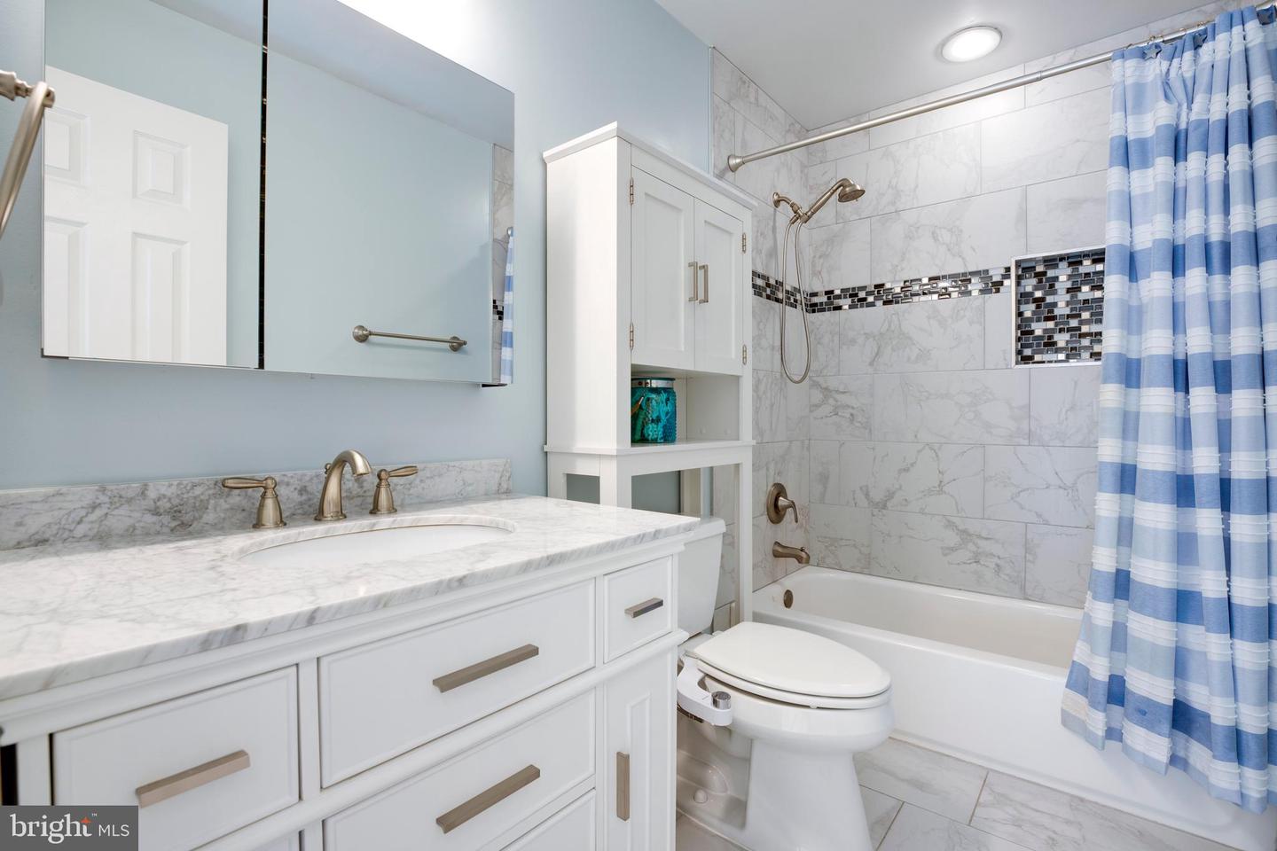 8001 GINA PL, VIENNA, Virginia 22182, 3 Bedrooms Bedrooms, ,2 BathroomsBathrooms,Residential,For sale,8001 GINA PL,VAFX2250124 MLS # VAFX2250124