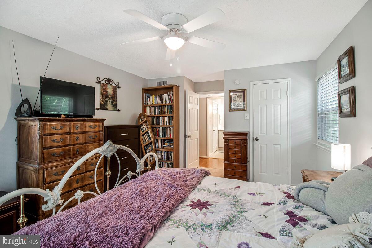 1515 LINCOLN WAY #304B, MCLEAN, Virginia 22102, 1 Bedroom Bedrooms, 5 Rooms Rooms,1 BathroomBathrooms,Residential,For sale,1515 LINCOLN WAY #304B,VAFX2250450 MLS # VAFX2250450