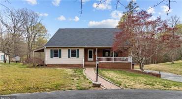 6960 HIDDEN BROOK DR, GLOUCESTER, Virginia 23061, 3 Bedrooms Bedrooms, ,2 BathroomsBathrooms,Residential,For sale,6960 HIDDEN BROOK DR,VAGV2000144 MLS # VAGV2000144