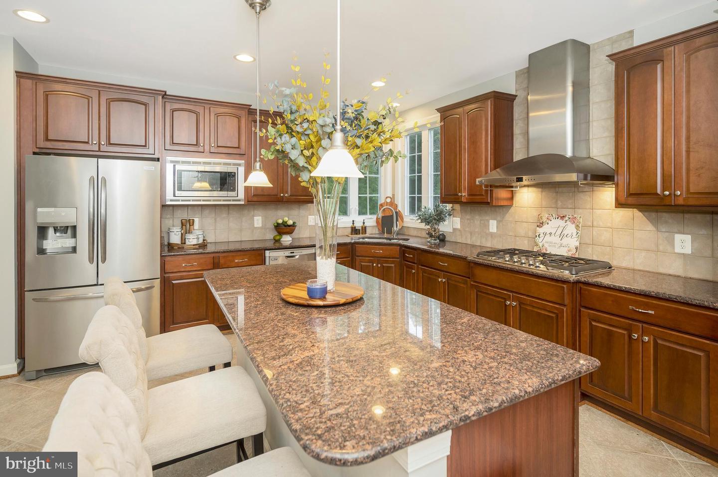 3379 DONDIS CREEK DR, TRIANGLE, Virginia 22172, 5 Bedrooms Bedrooms, ,4 BathroomsBathrooms,Residential,For sale,3379 DONDIS CREEK DR,VAPW2097988 MLS # VAPW2097988