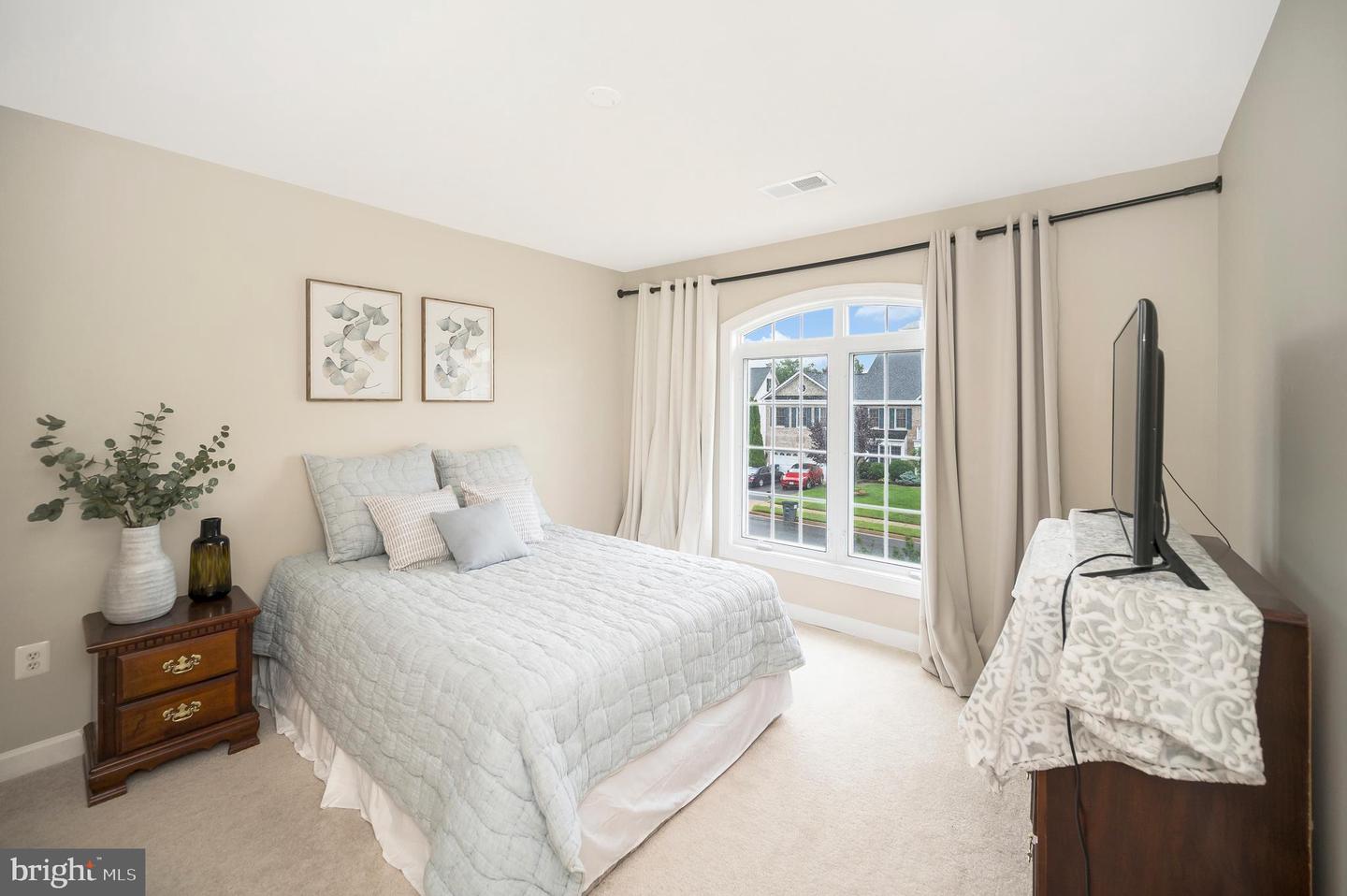 3379 DONDIS CREEK DR, TRIANGLE, Virginia 22172, 5 Bedrooms Bedrooms, ,4 BathroomsBathrooms,Residential,For sale,3379 DONDIS CREEK DR,VAPW2097988 MLS # VAPW2097988