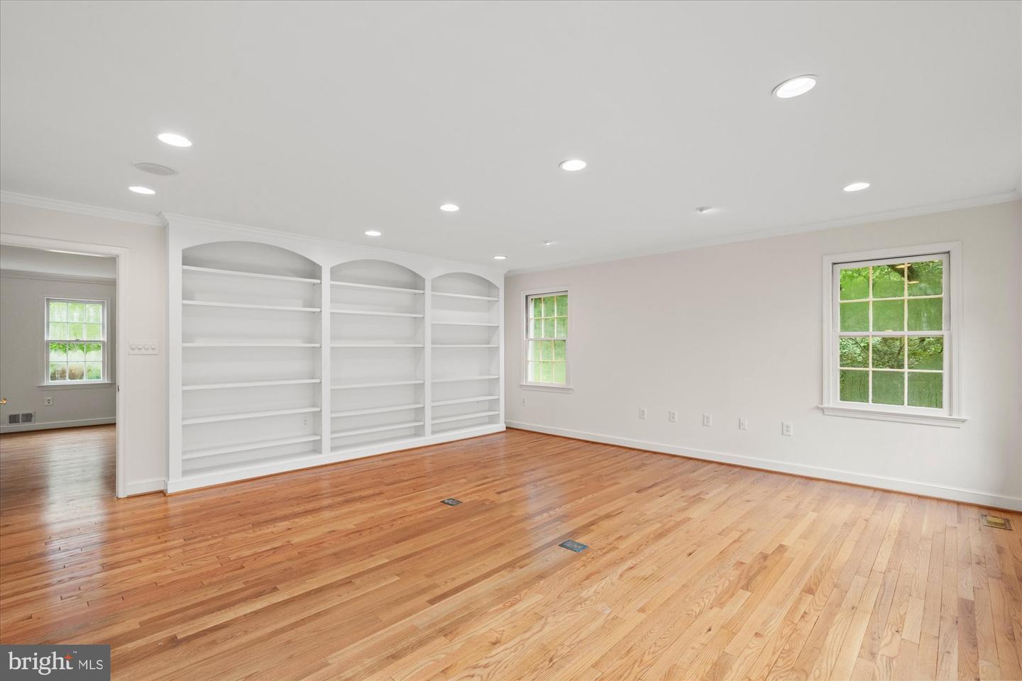 1730 CHESTERFORD WAY, MCLEAN, Virginia 22101, 4 Bedrooms Bedrooms, ,4 BathroomsBathrooms,Residential,For sale,1730 CHESTERFORD WAY,VAFX2250832 MLS # VAFX2250832