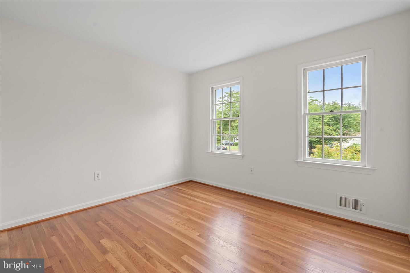 1730 CHESTERFORD WAY, MCLEAN, Virginia 22101, 4 Bedrooms Bedrooms, ,4 BathroomsBathrooms,Residential,For sale,1730 CHESTERFORD WAY,VAFX2250832 MLS # VAFX2250832