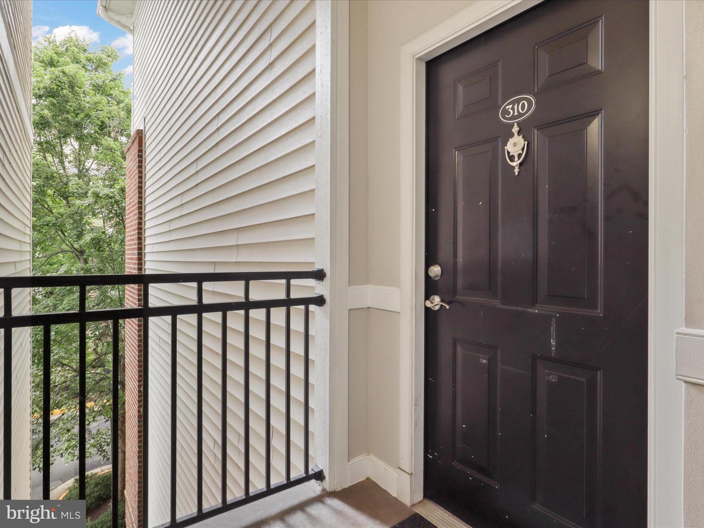 12945 CENTRE PARK CIR #310, HERNDON, Virginia 20171, 3 Bedrooms Bedrooms, ,2 BathroomsBathrooms,Residential,For sale,12945 CENTRE PARK CIR #310,VAFX2251760 MLS # VAFX2251760
