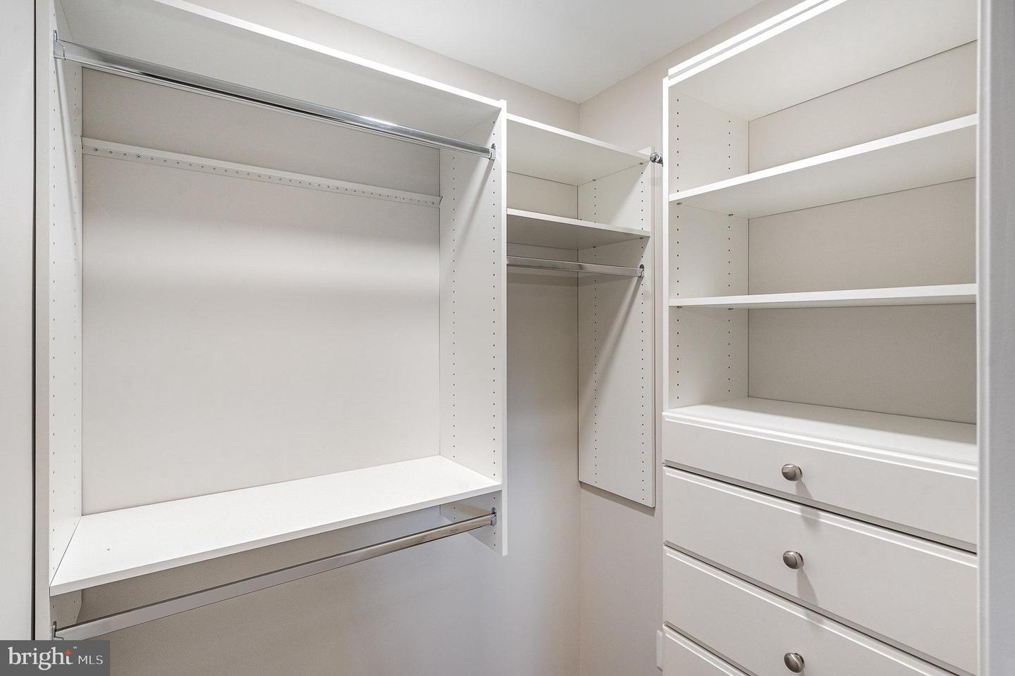 75 S REYNOLDS ST #411, ALEXANDRIA, Virginia 22304, 2 Bedrooms Bedrooms, ,2 BathroomsBathrooms,Residential,For sale,75 S REYNOLDS ST #411,VAAX2047028 MLS # VAAX2047028