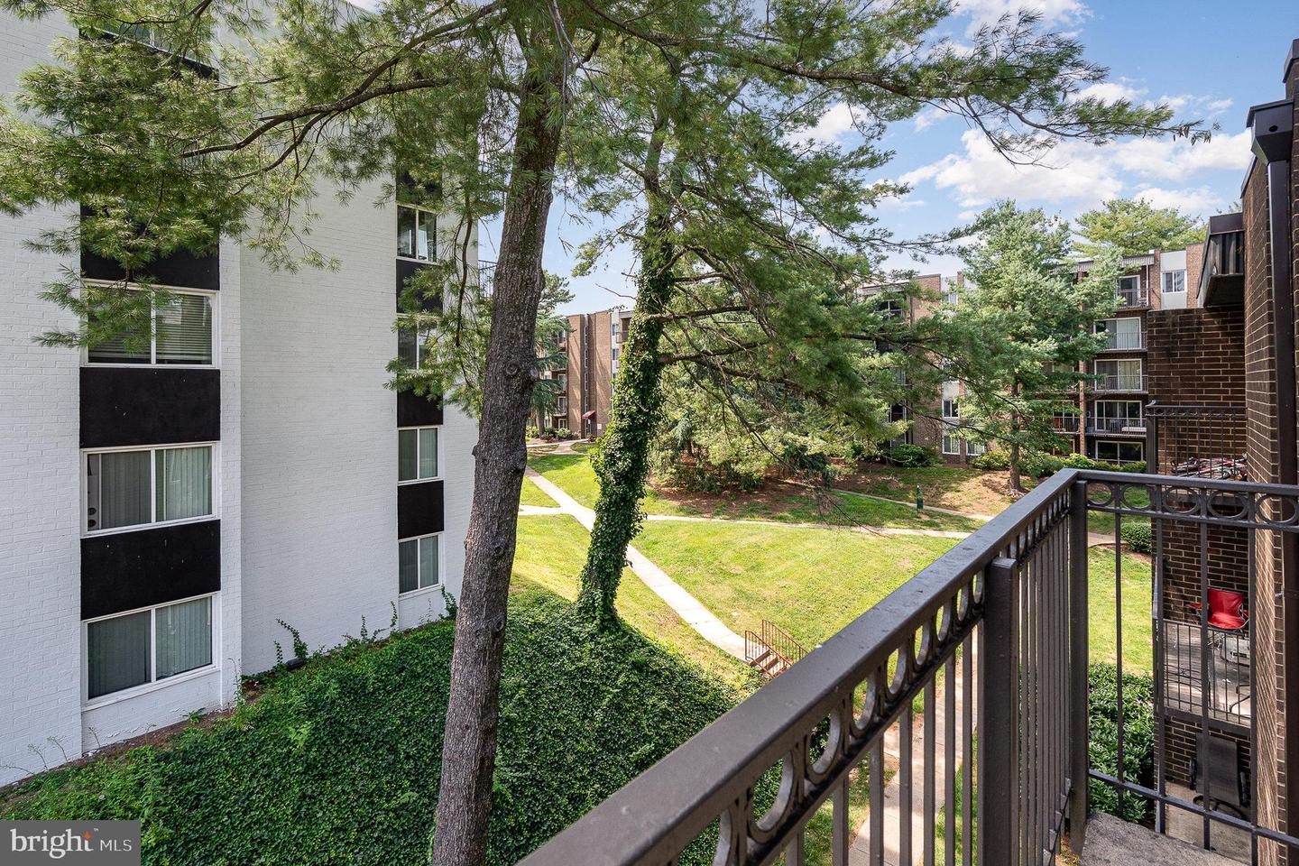 75 S REYNOLDS ST #411, ALEXANDRIA, Virginia 22304, 2 Bedrooms Bedrooms, ,2 BathroomsBathrooms,Residential,For sale,75 S REYNOLDS ST #411,VAAX2047028 MLS # VAAX2047028