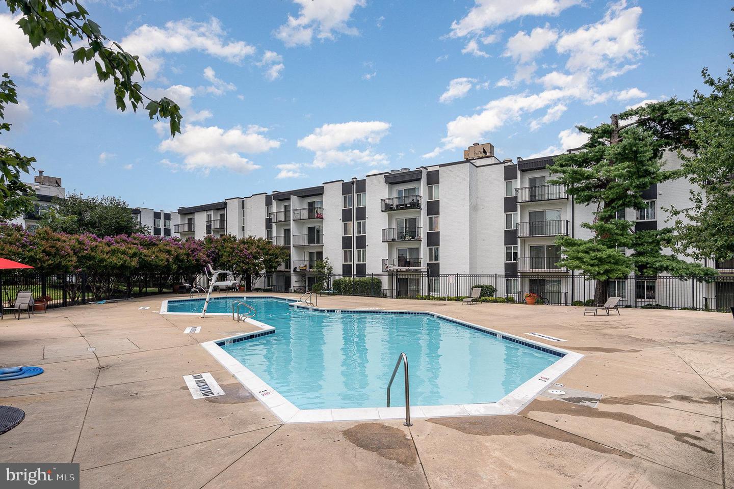 75 S REYNOLDS ST #411, ALEXANDRIA, Virginia 22304, 2 Bedrooms Bedrooms, ,2 BathroomsBathrooms,Residential,For sale,75 S REYNOLDS ST #411,VAAX2047028 MLS # VAAX2047028