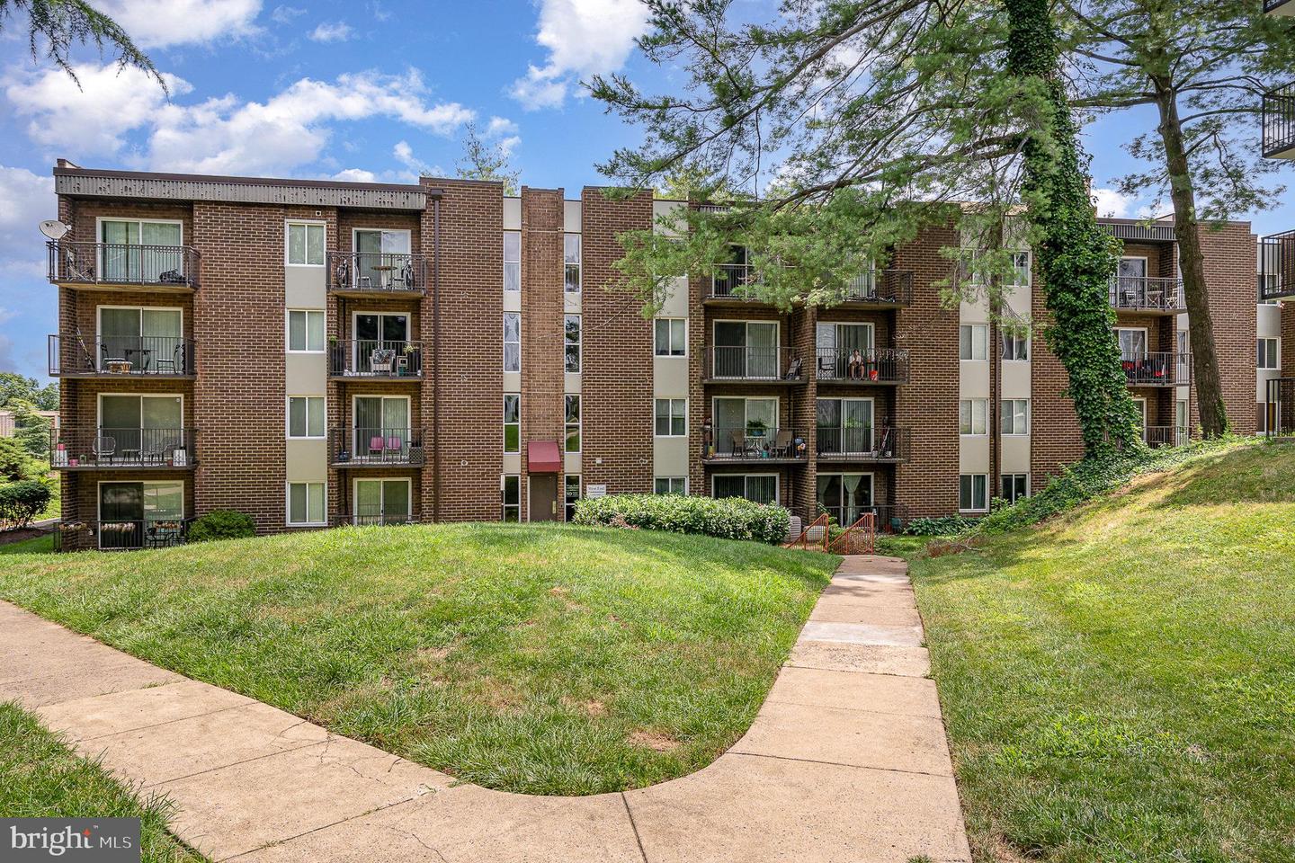 75 S REYNOLDS ST #411, ALEXANDRIA, Virginia 22304, 2 Bedrooms Bedrooms, ,2 BathroomsBathrooms,Residential,For sale,75 S REYNOLDS ST #411,VAAX2047028 MLS # VAAX2047028