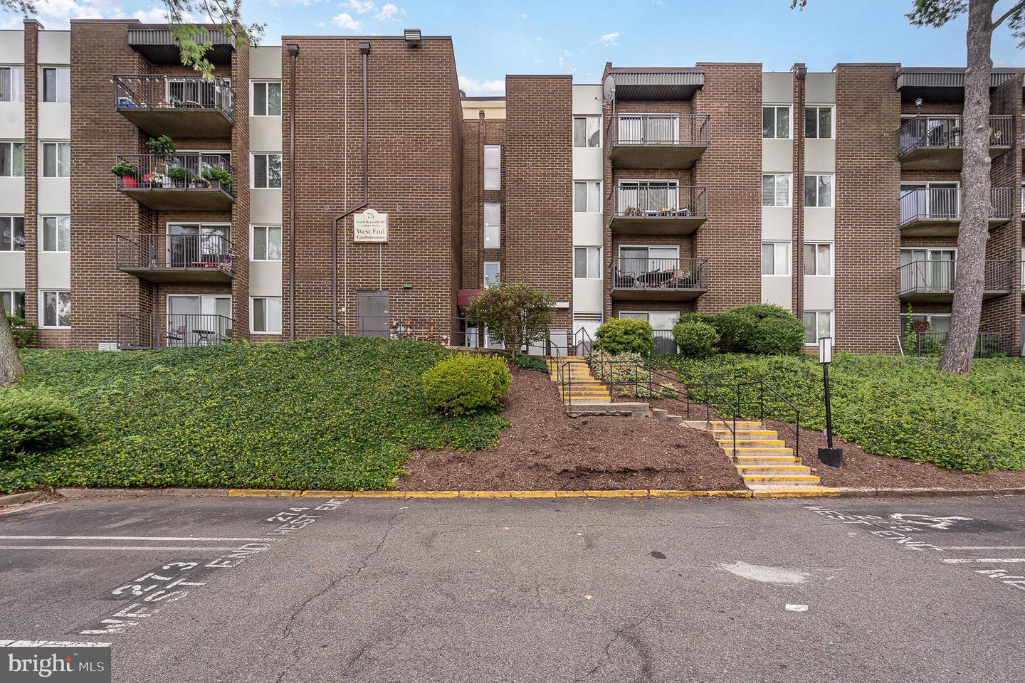 75 S REYNOLDS ST #411, ALEXANDRIA, Virginia 22304, 2 Bedrooms Bedrooms, ,2 BathroomsBathrooms,Residential,For sale,75 S REYNOLDS ST #411,VAAX2047028 MLS # VAAX2047028