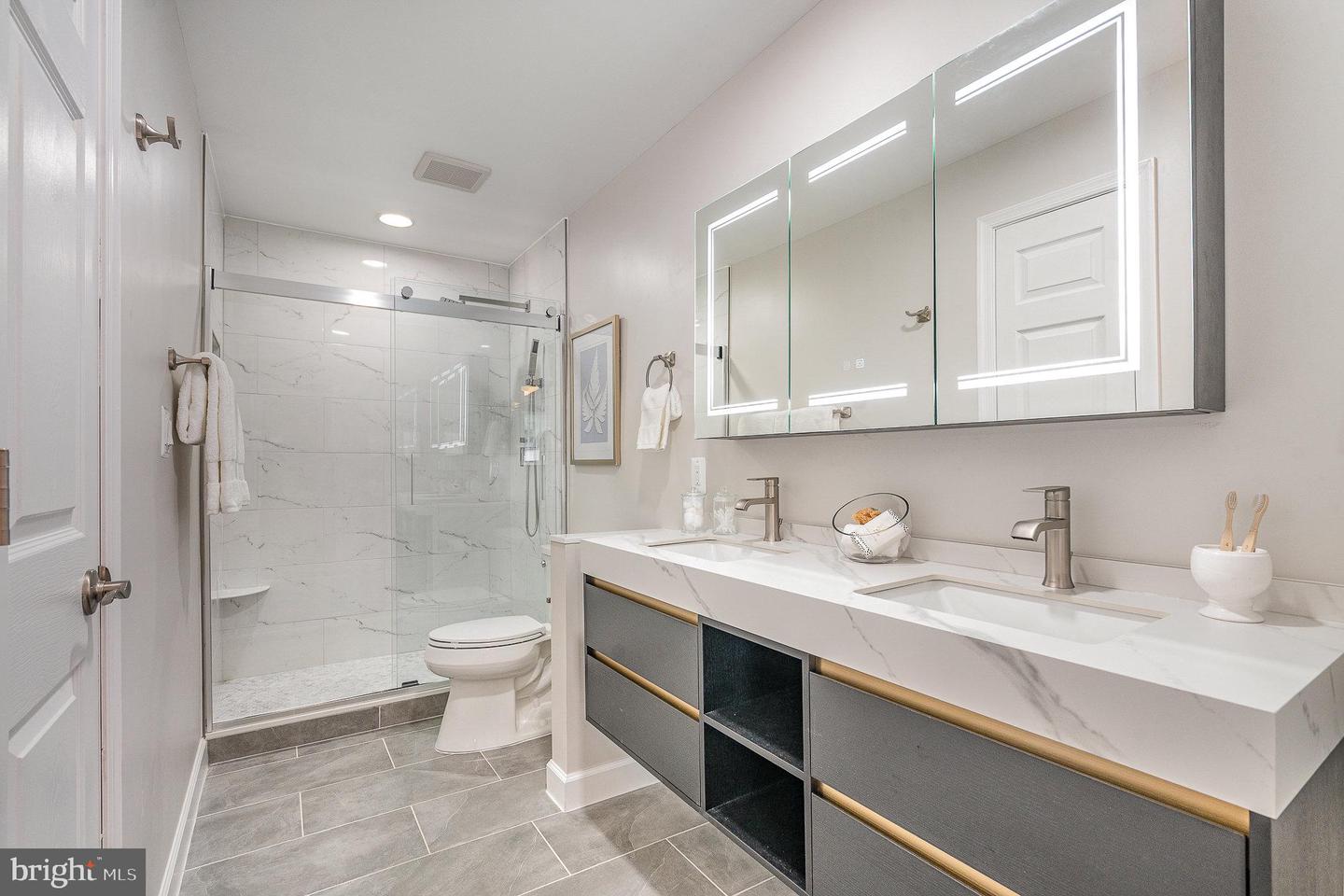 75 S REYNOLDS ST #411, ALEXANDRIA, Virginia 22304, 2 Bedrooms Bedrooms, ,2 BathroomsBathrooms,Residential,For sale,75 S REYNOLDS ST #411,VAAX2047028 MLS # VAAX2047028