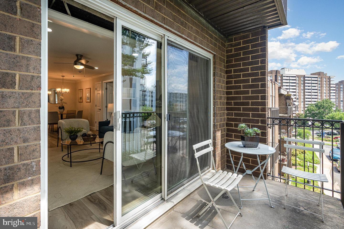 75 S REYNOLDS ST #411, ALEXANDRIA, Virginia 22304, 2 Bedrooms Bedrooms, ,2 BathroomsBathrooms,Residential,For sale,75 S REYNOLDS ST #411,VAAX2047028 MLS # VAAX2047028